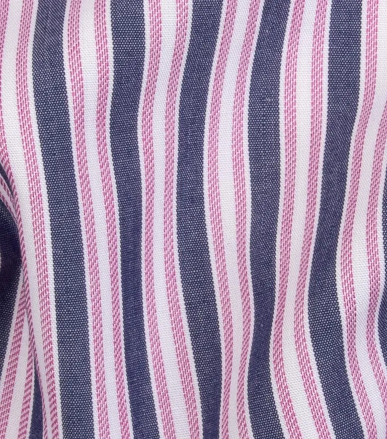 Bügelleichtes, schlichtes weißes Popeline-Hemd